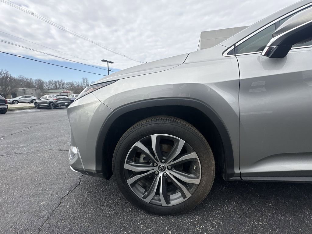 Used 2020 Lexus RX 350L Premium w/ Premium Package image 18