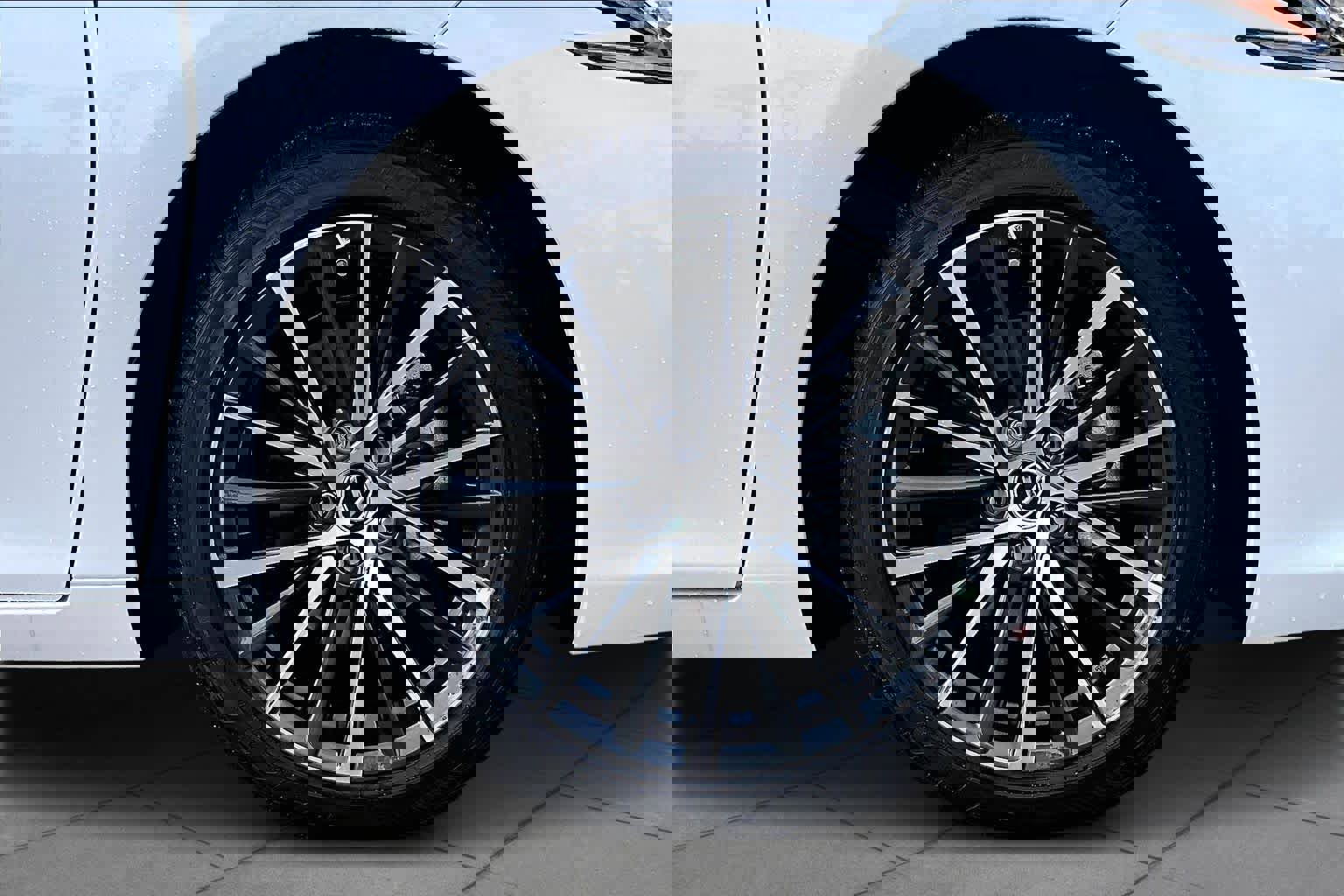 New 2025 Lexus ES 300h w/ Premium Package image 9