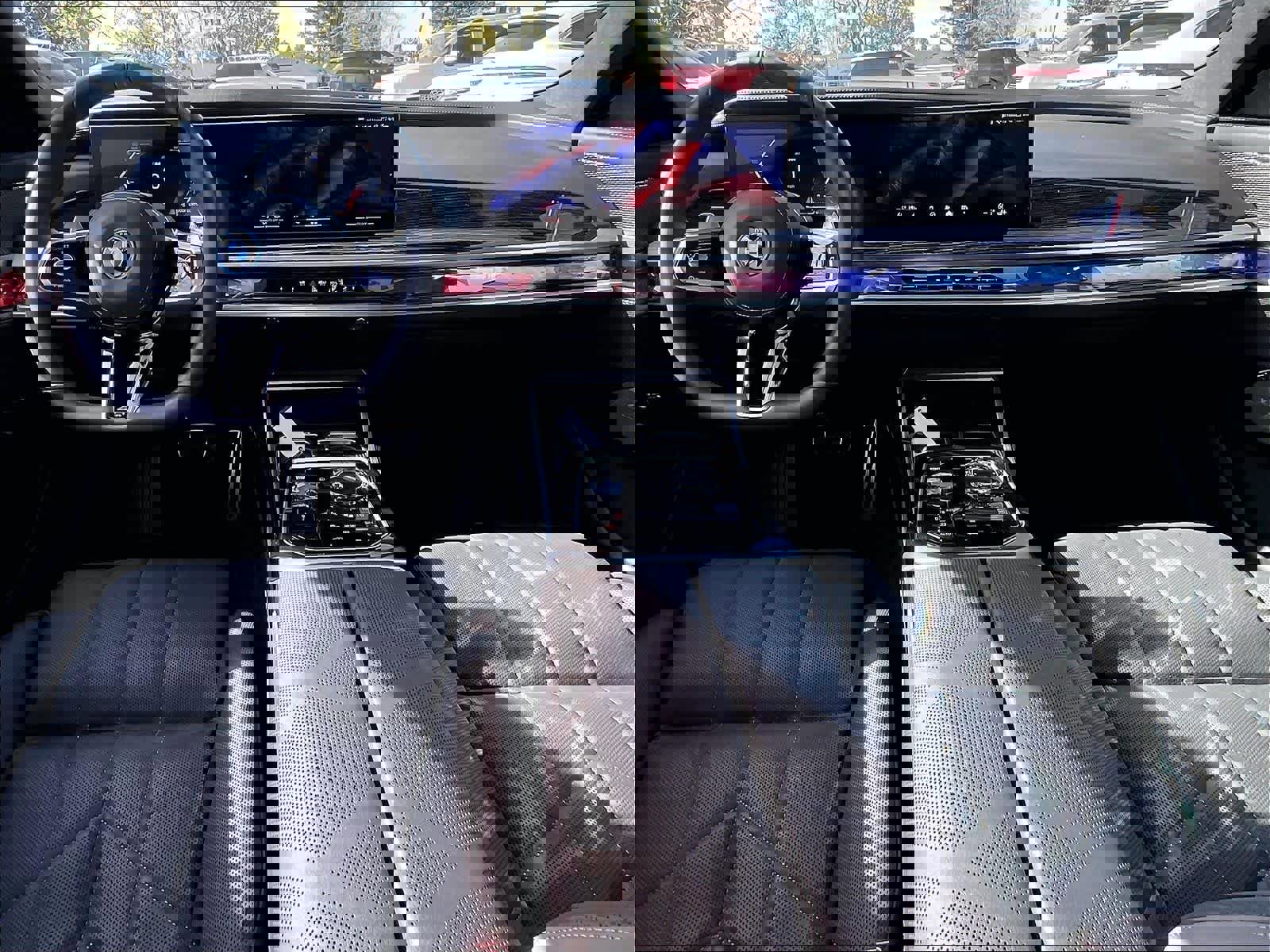 Used 2025 BMW 750e xDrive image 17