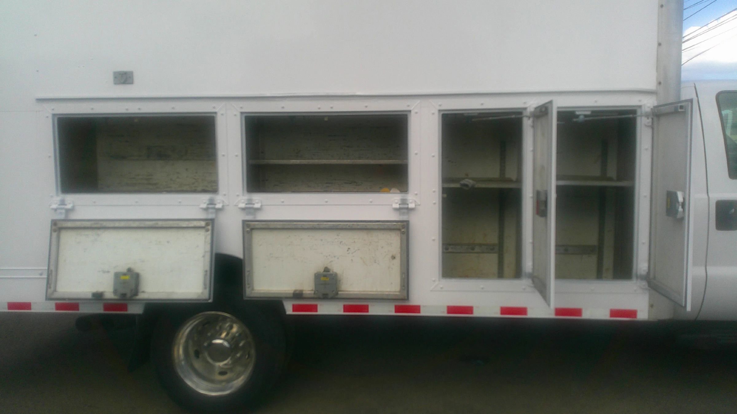 Used 2012 Ford F550 2WD Regular Cab Super Duty w/ Payload Upgrade Pkg image 10