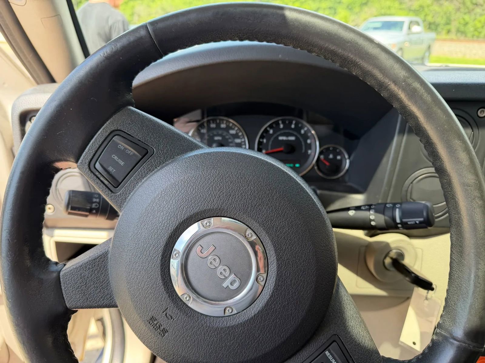 Used 2007 Jeep Commander Limited w/ Trailer Tow Group IV AWD/4WD image 9