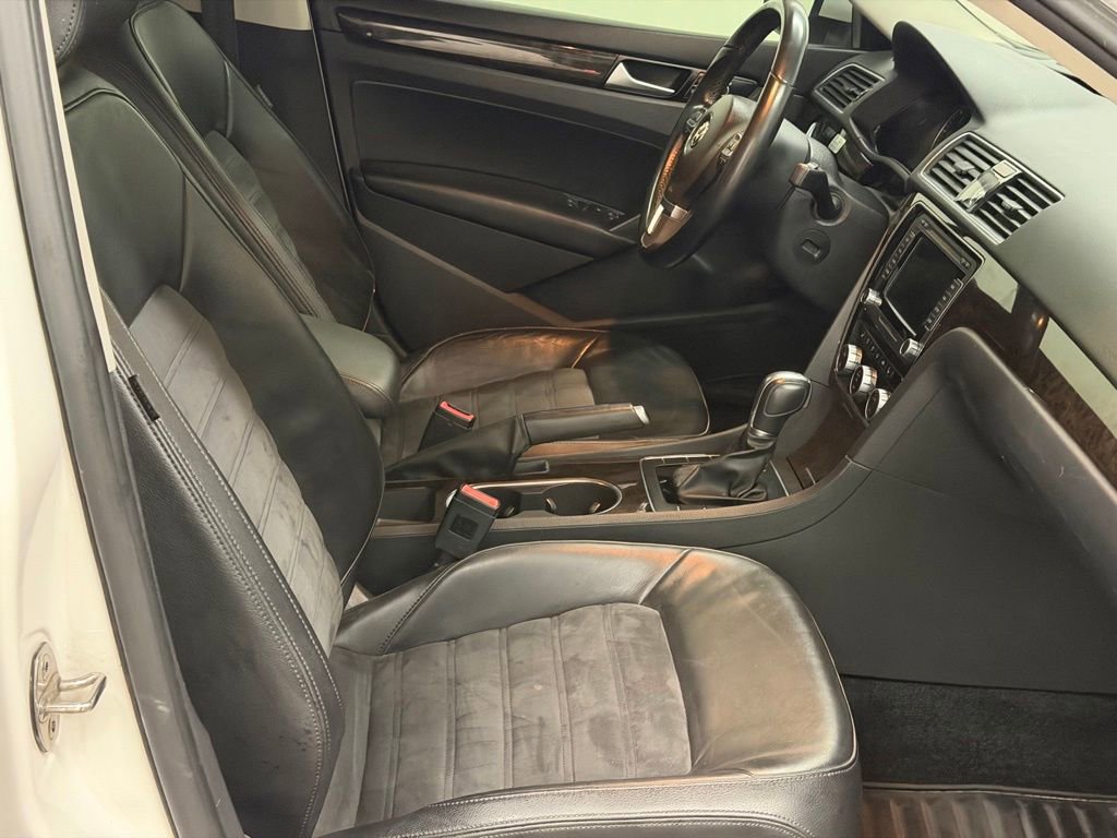Used 2015 Volkswagen Passat TDI SEL Premium image 15