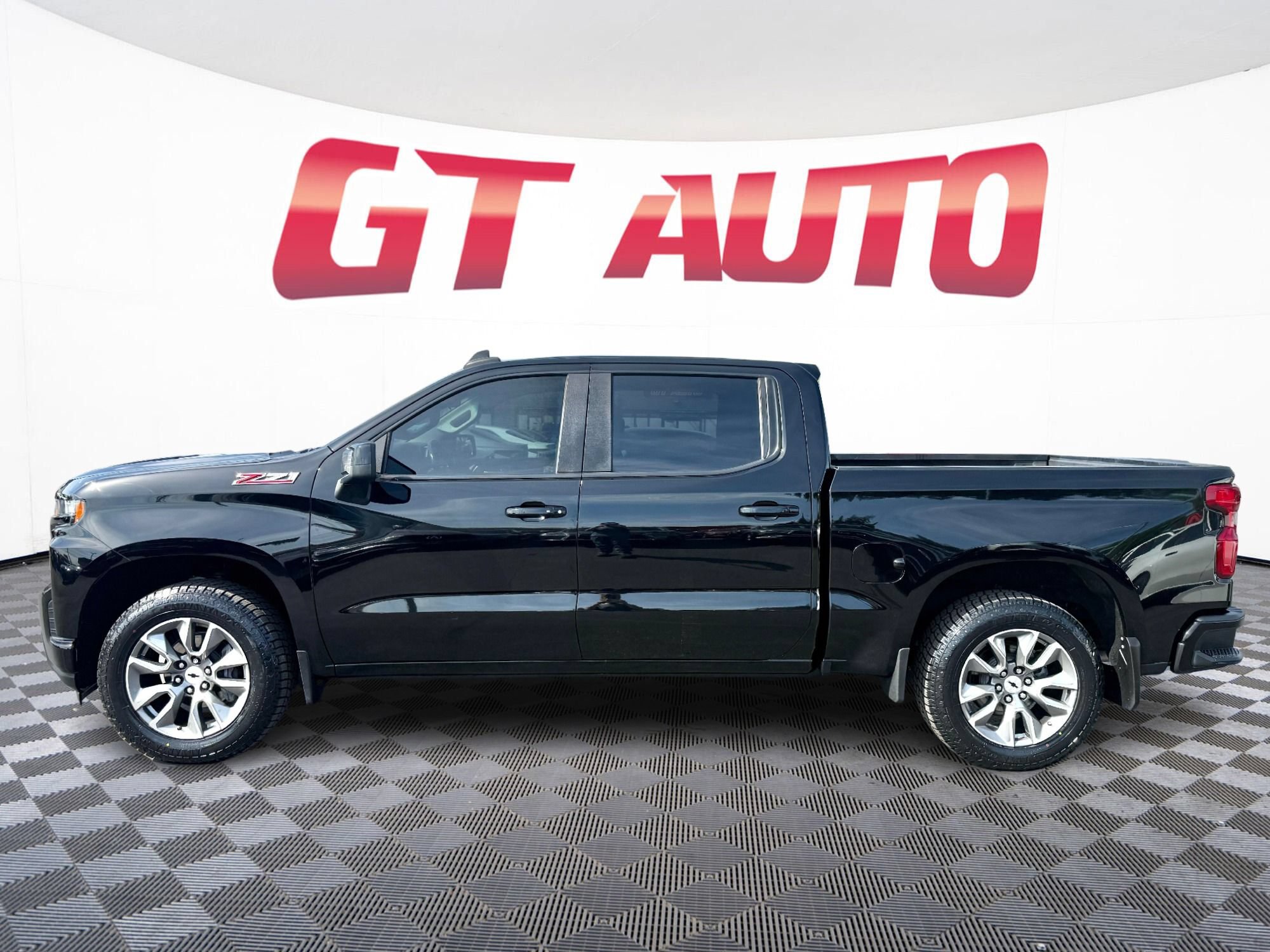 Used 2020 Chevrolet Silverado 1500 RST w/ True North Edition AWD/4WD image 3