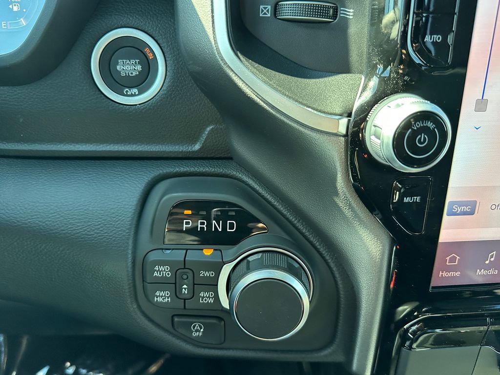 New 2026 RAM 1500 4x4 Crew Cab image 28