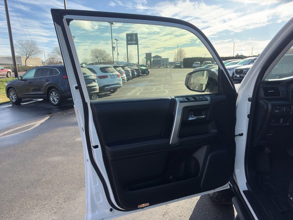 Used 2021 Toyota 4Runner SR5 Premium w/ Moonroof Package image 11