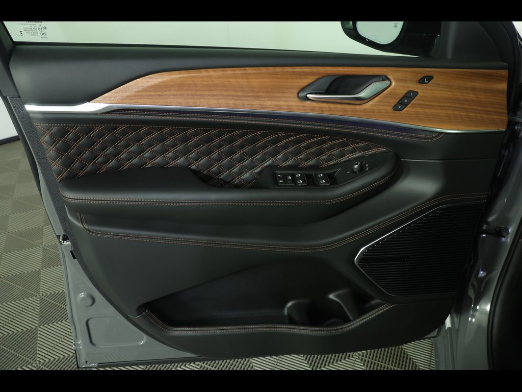 New 2027 Jeep Grand Cherokee Summit AWD/4WD image 17