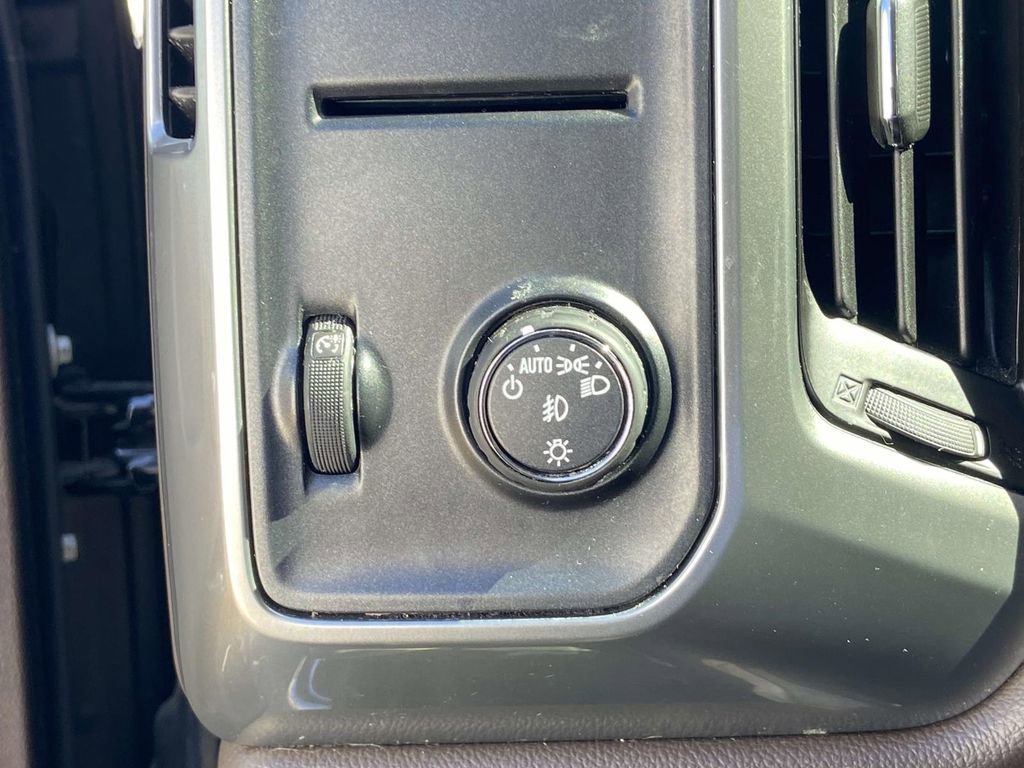 Used 2016 Chevrolet Silverado 1500 LTZ image 28