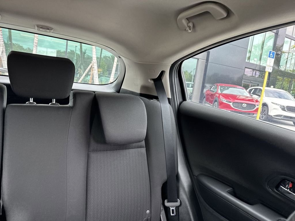 Used 2017 Honda HR-V LX image 19