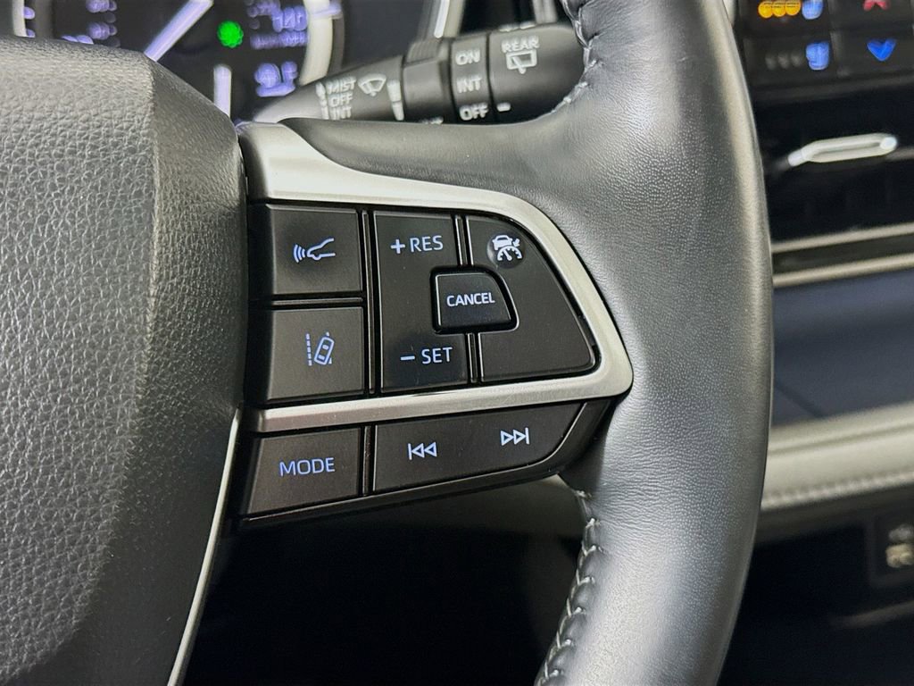 Used 2022 Toyota Highlander Limited image 10