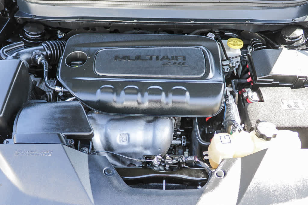 Used 2019 Jeep Cherokee Latitude Plus w/ Comfort/Convenience Group AWD/4WD image 28
