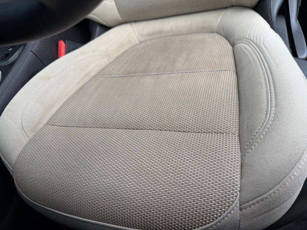 Used 2022 Chevrolet Traverse LS AWD/4WD image 23