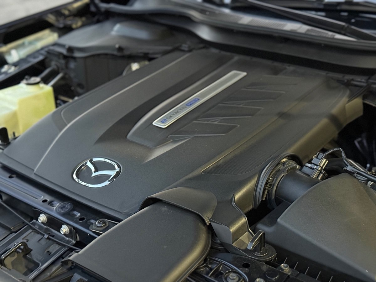 Used 2024 MAZDA CX-90 Plug-In Hybrid w/ Preferred AWD/4WD image 12