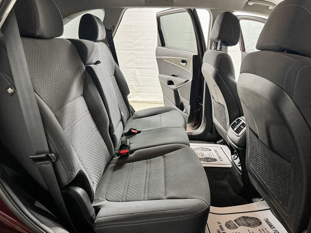 Used 2017 Kia Sorento LX image 11