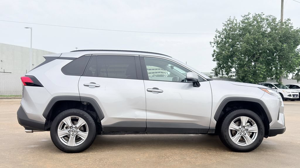 Used 2025 Toyota RAV4 XLE FWD image 6