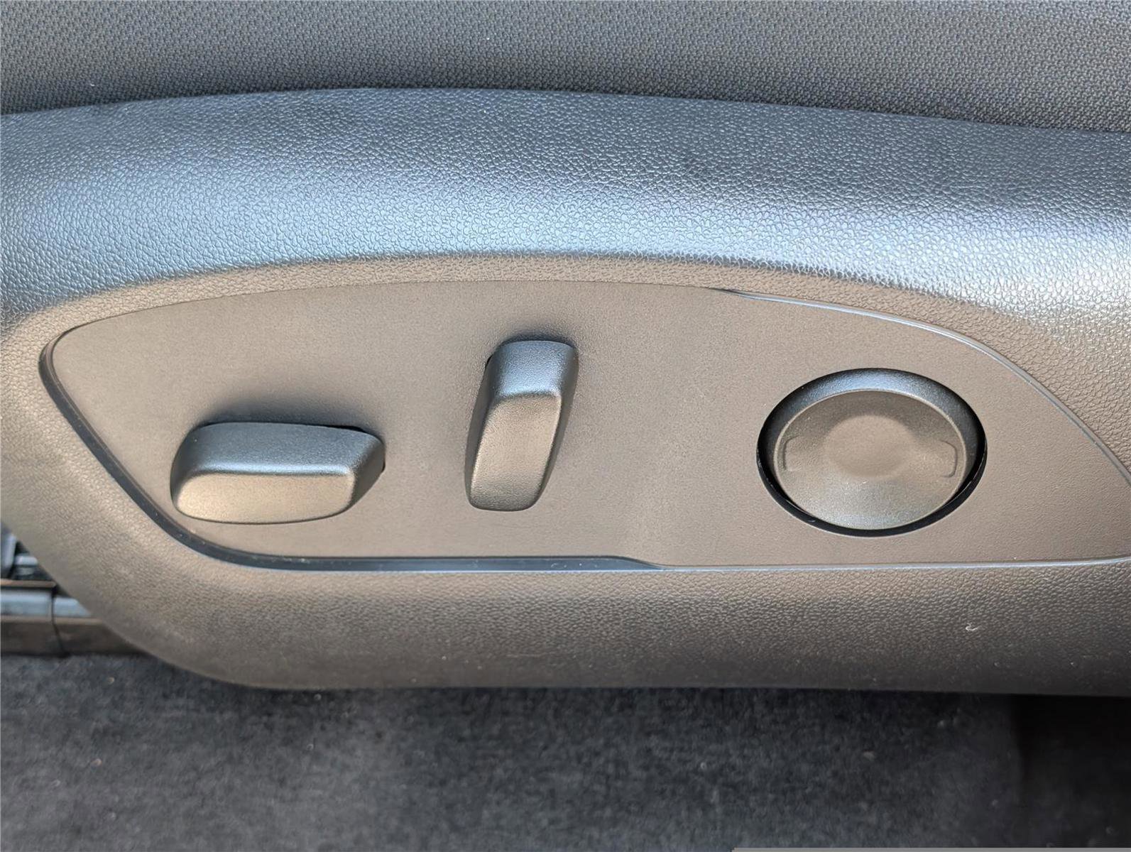 Used 2025 Chevrolet Traverse LT image 22