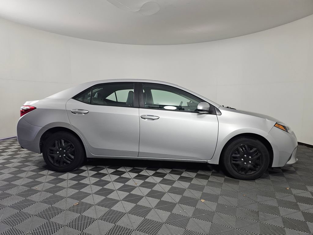 Used 2016 Toyota Corolla LE image 8