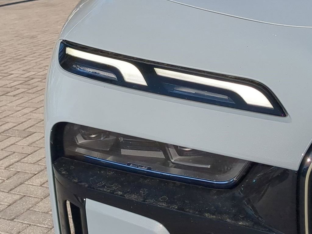 New 2026 BMW 760i xDrive w/ Premium Package image 10