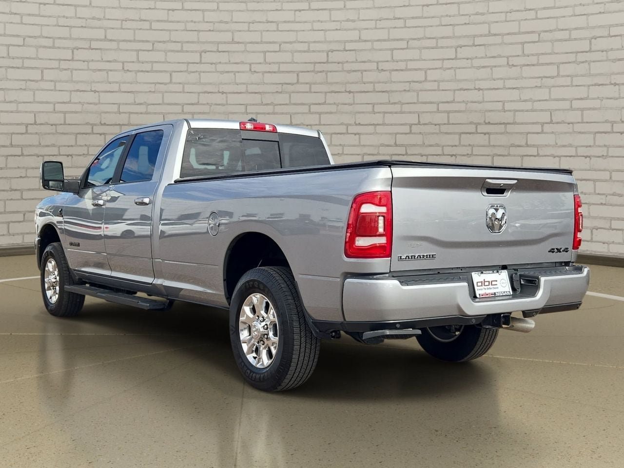 Used 2024 RAM 3500 Laramie AWD/4WD image 7