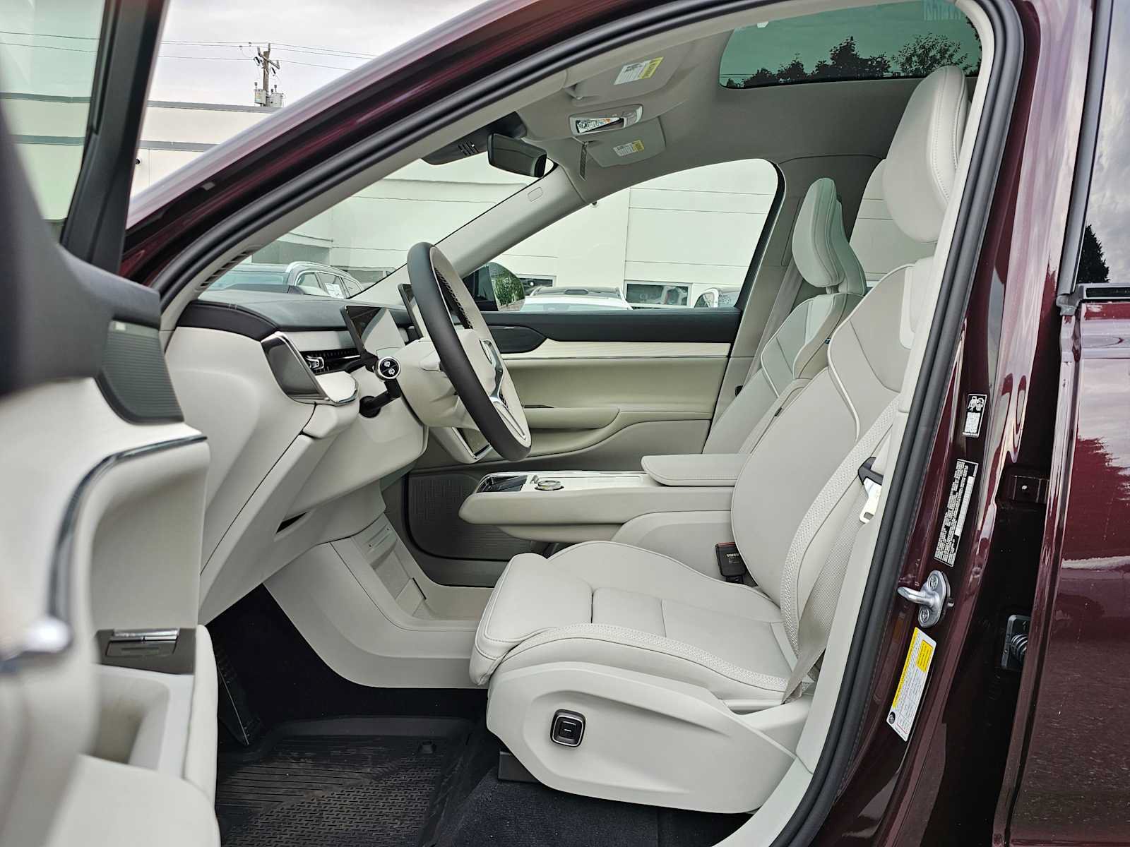 New 2025 Volvo EX90 Ultra w/ Protection Package Premier AWD/4WD image 19