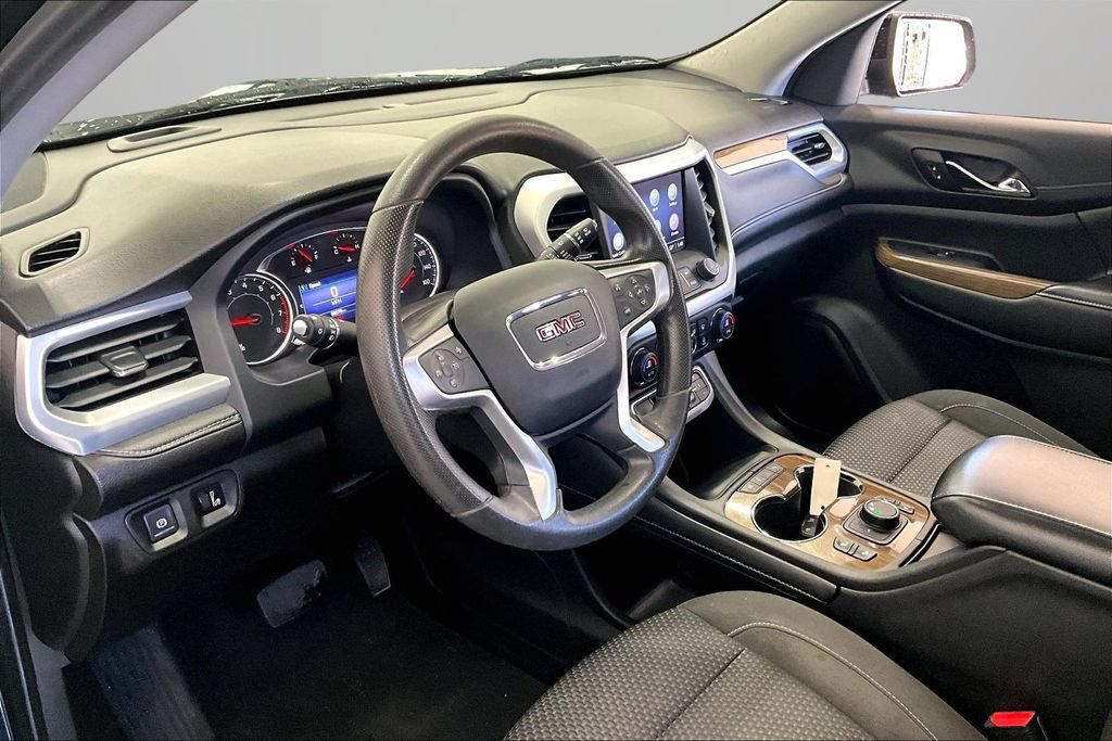 Used 2023 GMC Acadia SLE w/ Driver Convenience Package FWD image 17