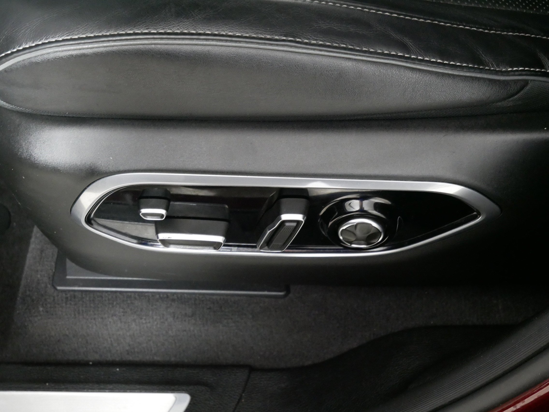 Used 2022 Jeep Grand Cherokee Overland w/ Luxury Tech Group IV image 20