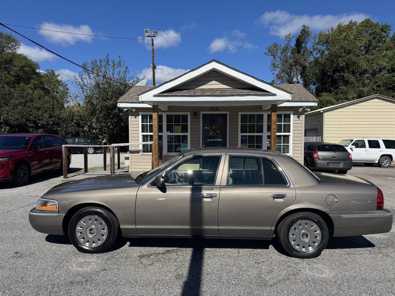 Used 2004 Mercury Grand Marquis GS image 3
