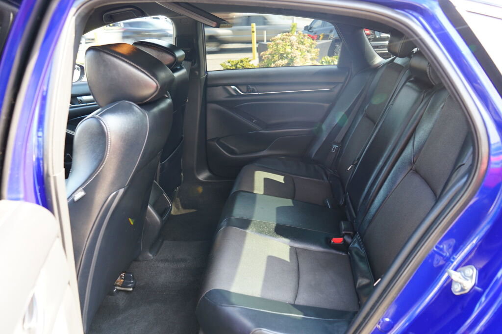 Used 2018 Honda Accord Sport image 12