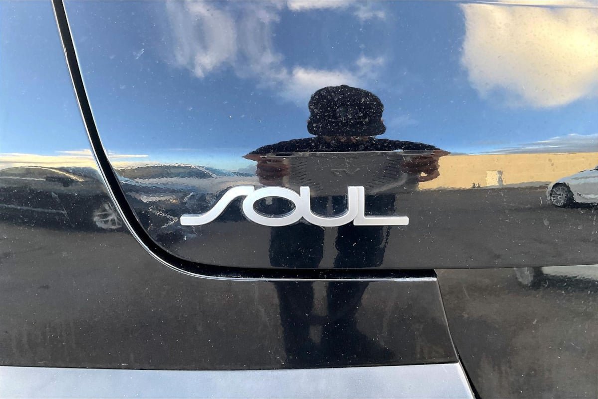 Used 2022 Kia Soul LX w/ Technology Package FWD image 8