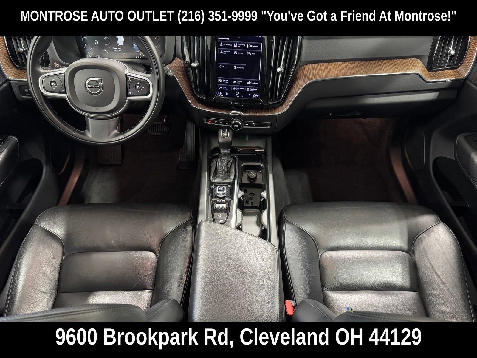 Used 2021 Volvo XC60 T5 Momentum w/ Protection Package AWD/4WD image 2