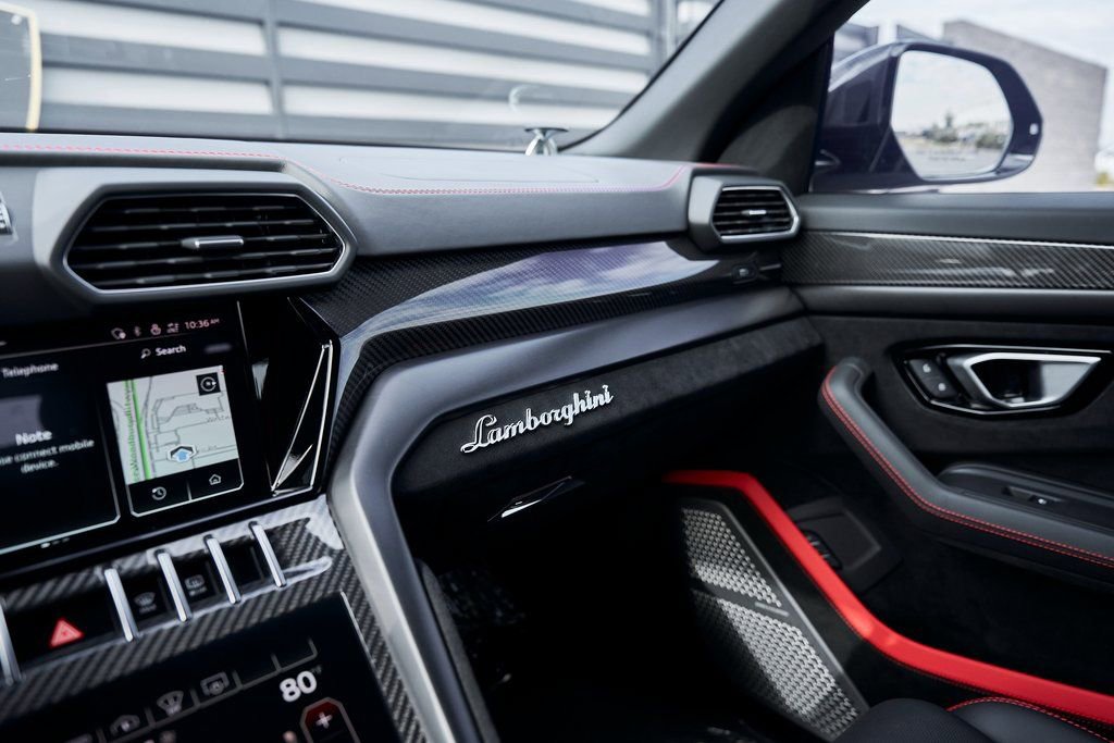 Used 2024 Lamborghini Urus Performante AWD/4WD image 93