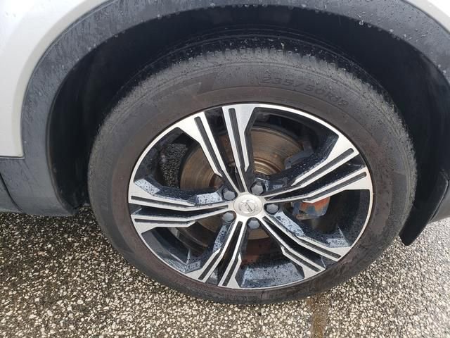Used 2019 Volvo XC40 T4 Inscription image 33