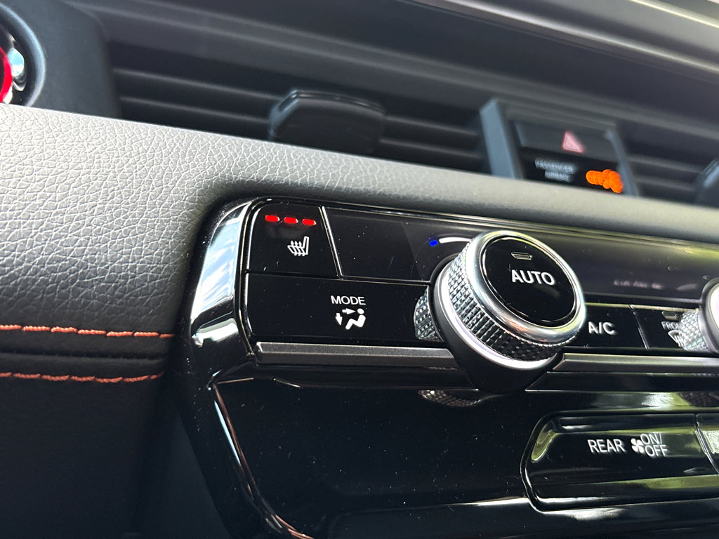 Used 2025 Honda Pilot TrailSport image 9