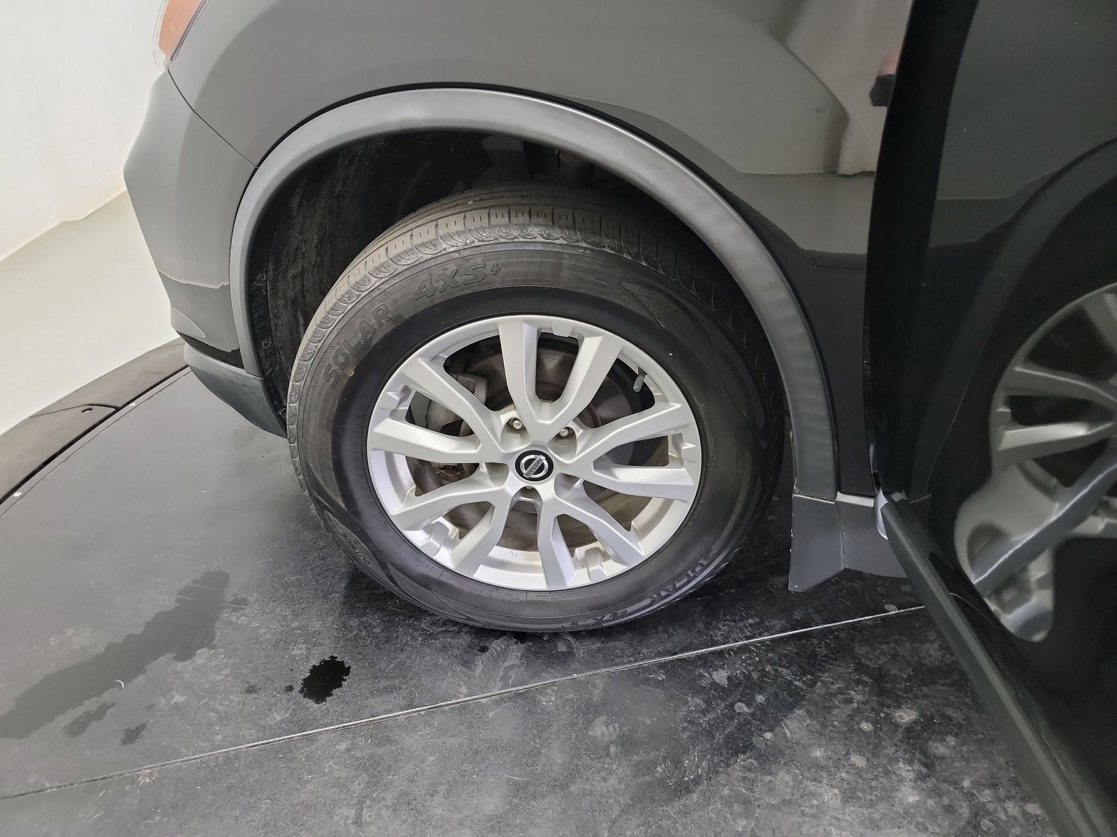 Used 2020 Nissan Rogue SV image 29