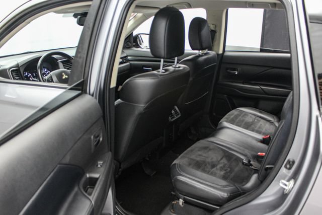 Used 2020 Mitsubishi Outlander SE FWD image 17
