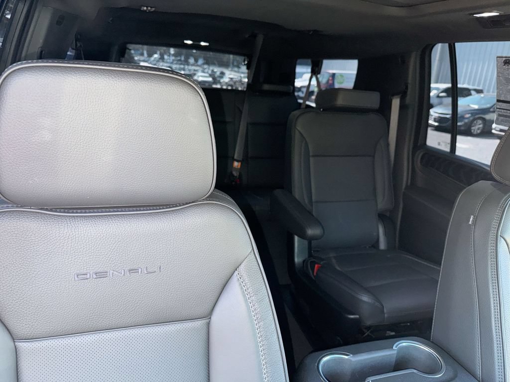 Used 2024 GMC Yukon XL Denali RWD image 34
