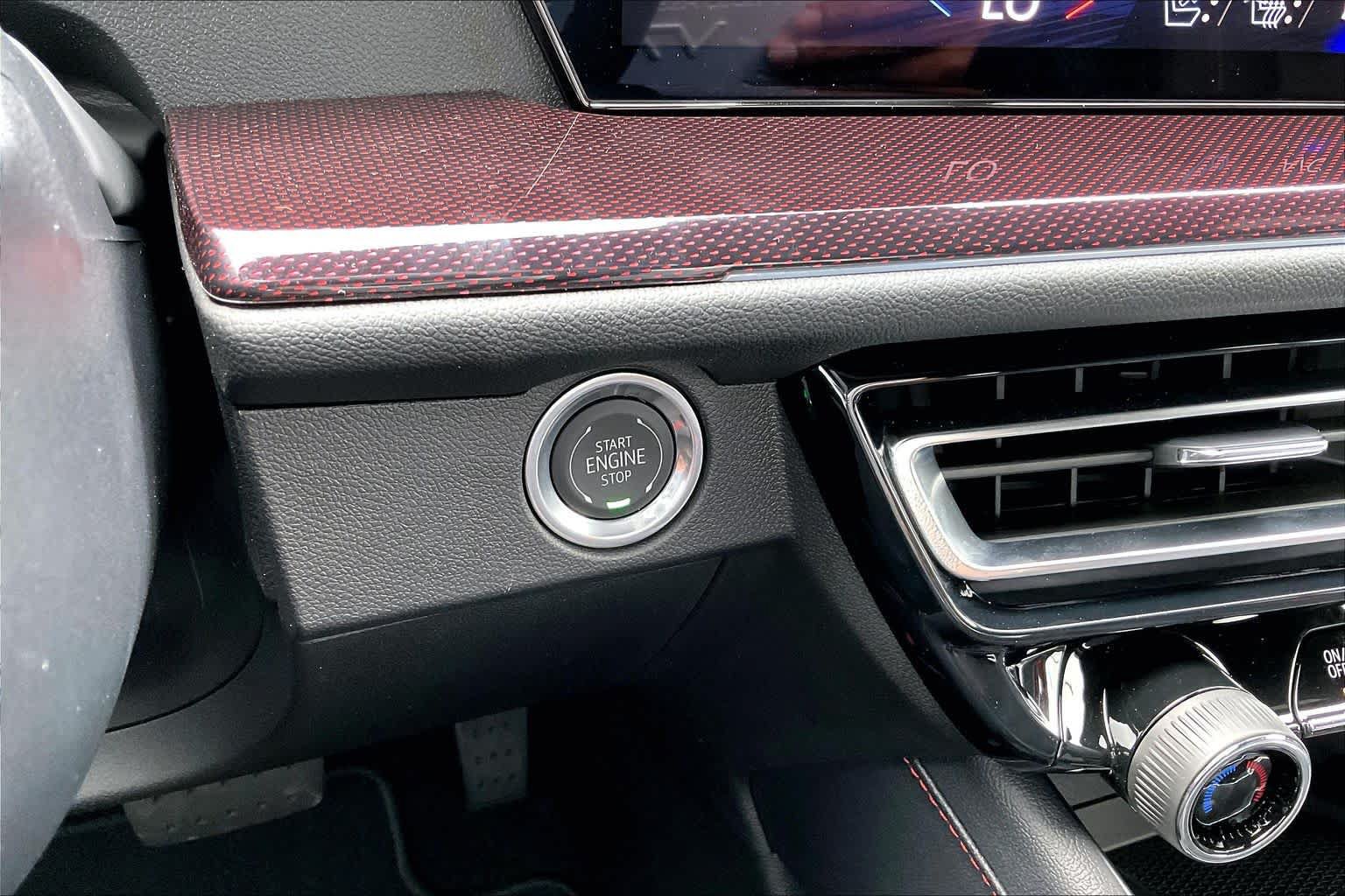 Used 2026 Chevrolet Traverse RS FWD image 35