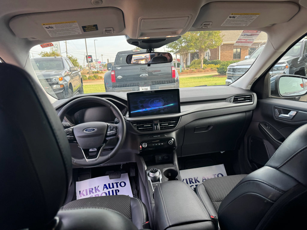 Used 2023 Ford Escape SE image 14