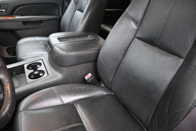 Used 2013 Chevrolet Avalanche LT AWD/4WD image 18