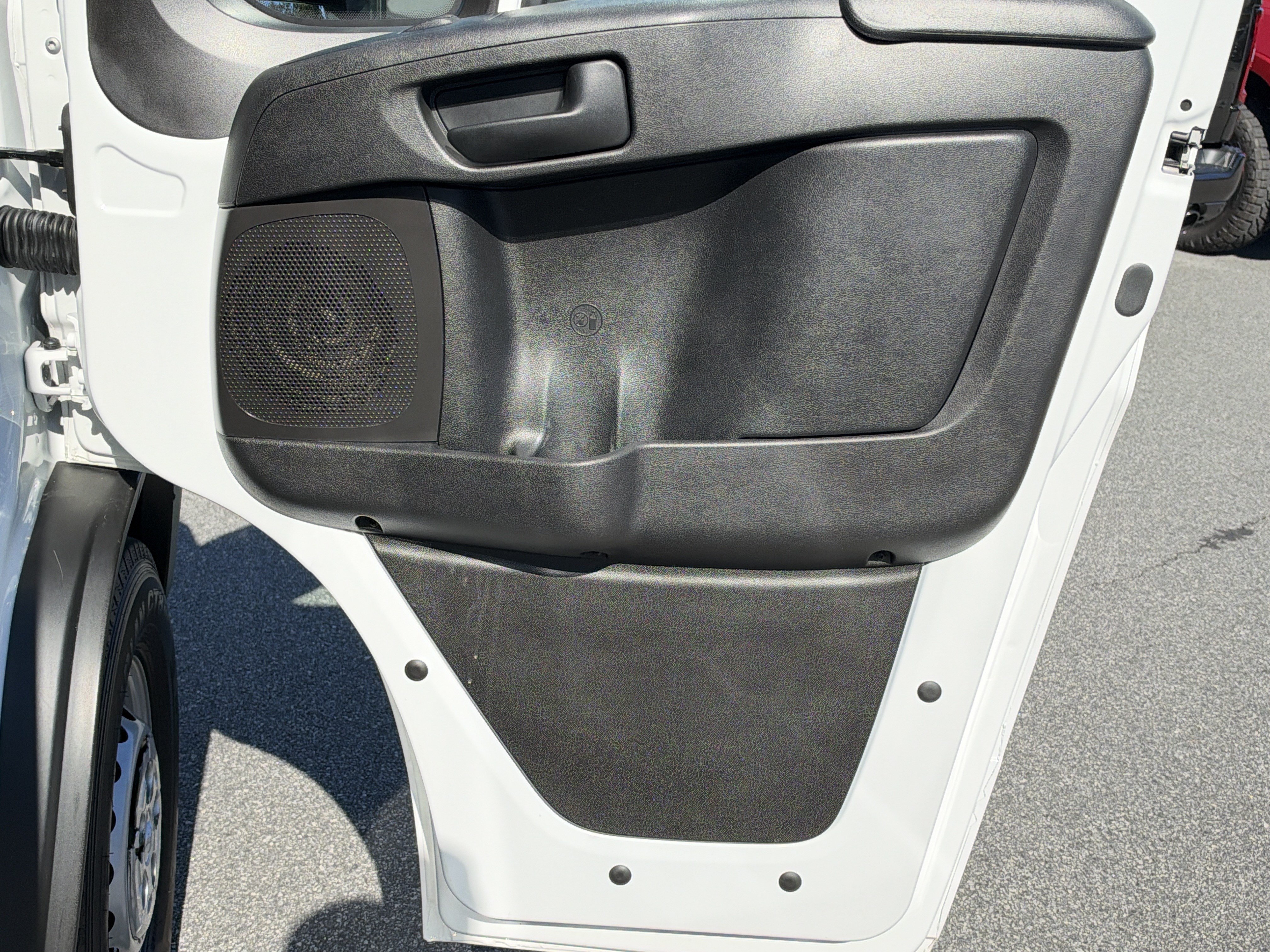 Used 2024 RAM ProMaster 1500 w/ Convenience Group FWD image 17