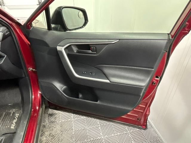 Used 2019 Toyota RAV4 LE w/ All Weather Liner Package AWD/4WD image 15