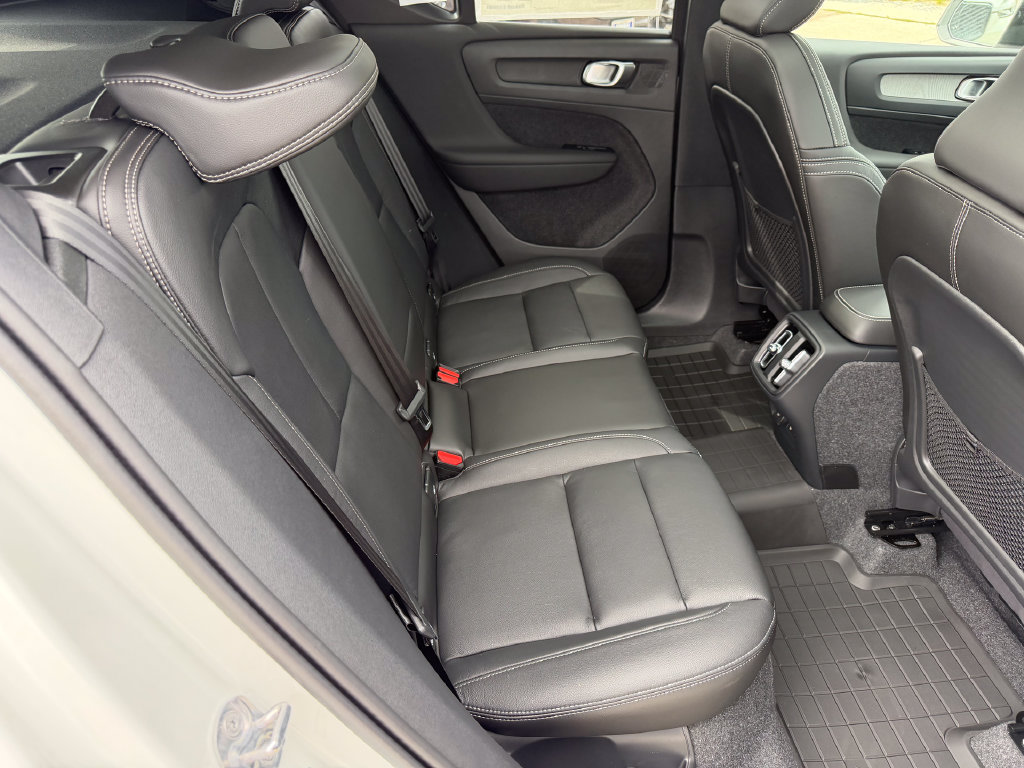 New 2026 Volvo XC40 B5 Plus w/ Protection Package Premier AWD/4WD image 11