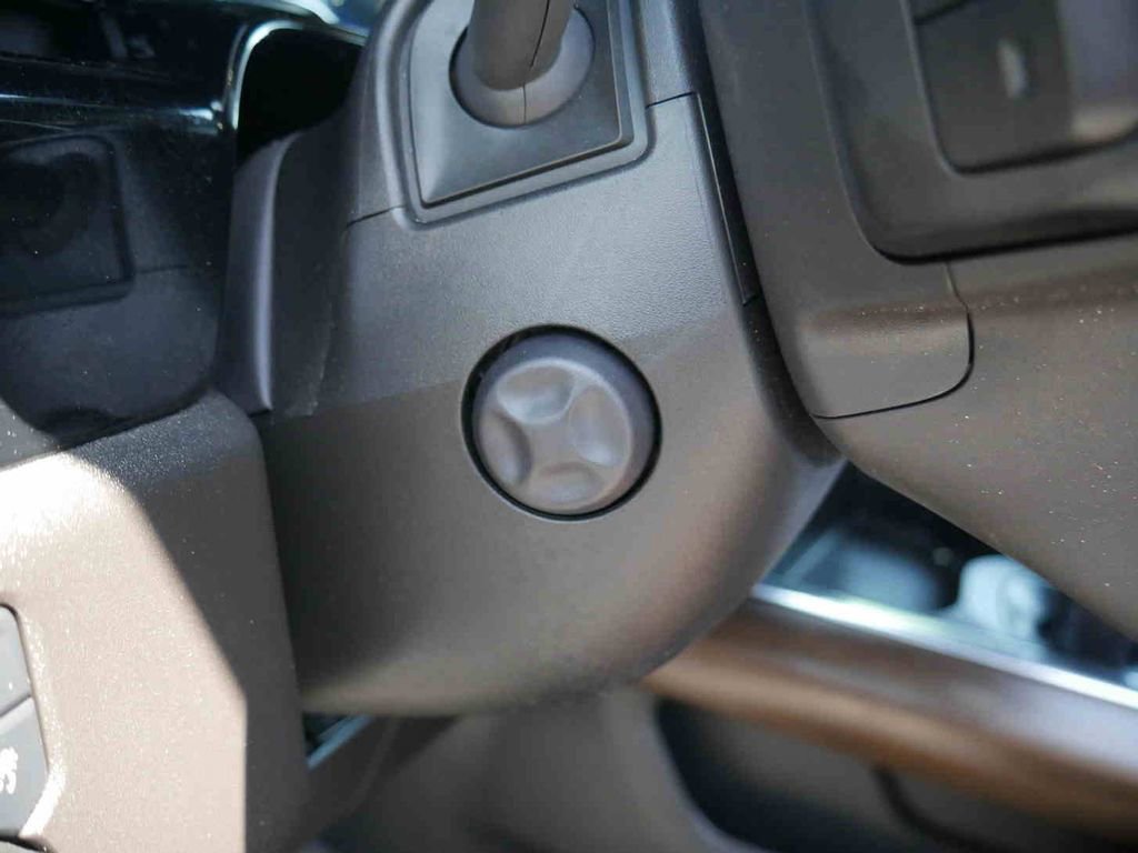 Used 2024 Chevrolet Silverado 1500 High Country w/ High Country Premium Package image 31