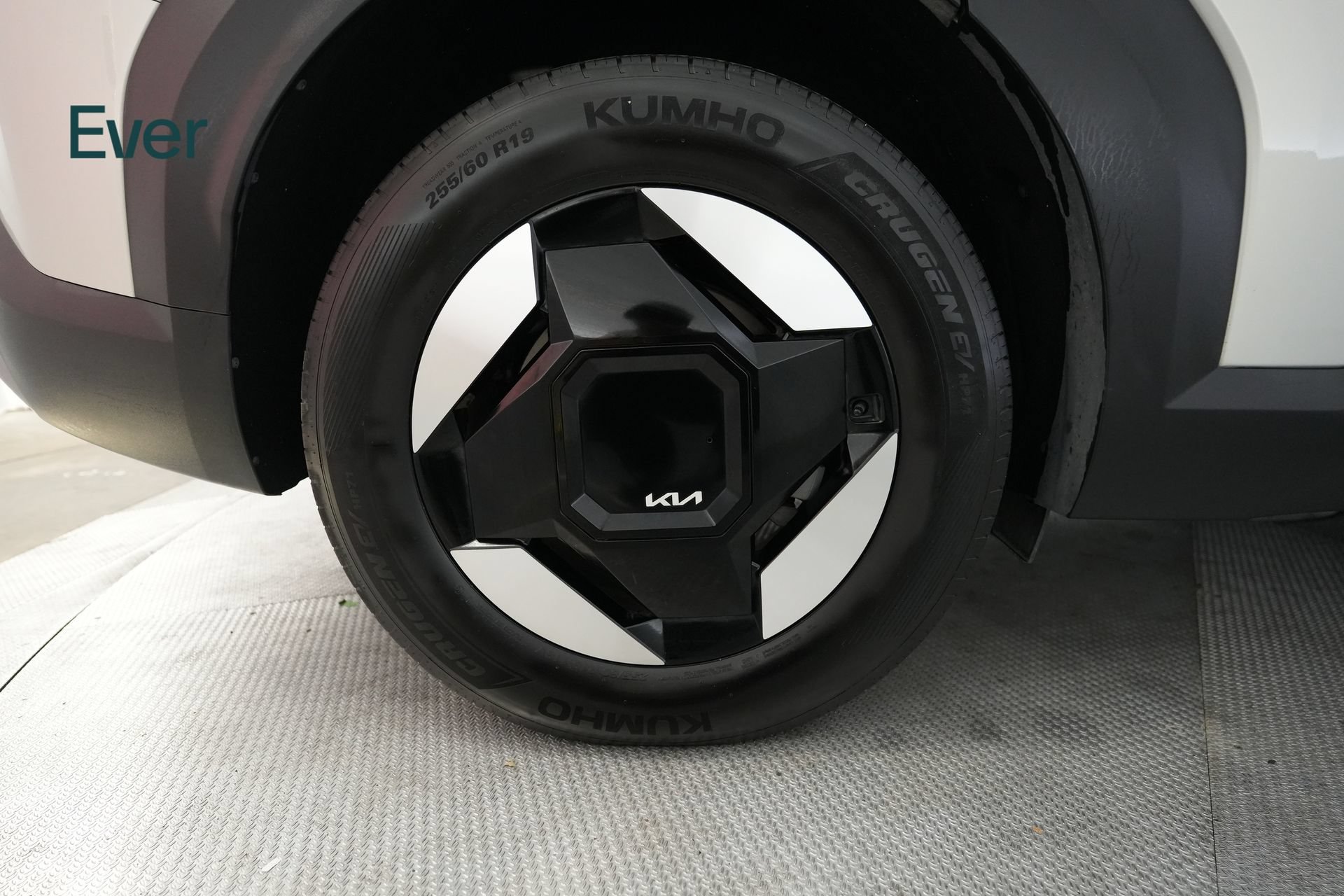 Used 2024 Kia EV9 Light Long Range RWD image 22