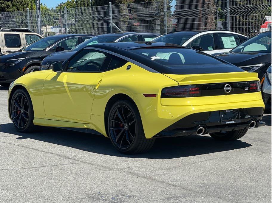 Used 2023 Nissan Z w/ Floor Mat Package (L93) RWD image 6