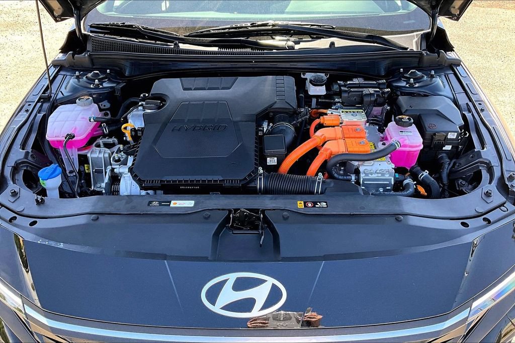 Used 2025 Hyundai Elantra SEL FWD image 30
