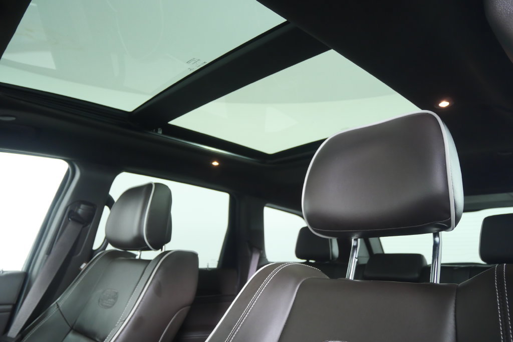 Used 2018 Jeep Grand Cherokee Overland RWD image 13