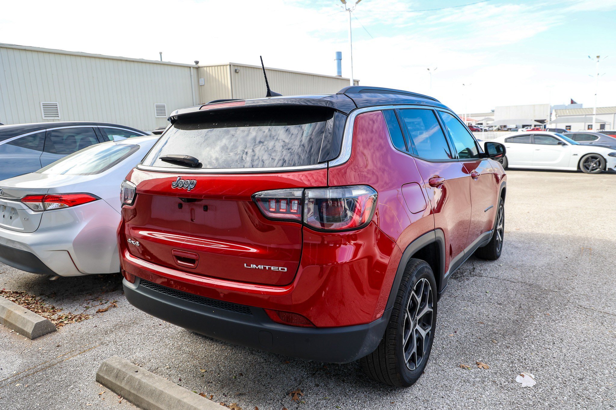 Used 2025 Jeep Compass Limited AWD/4WD image 10