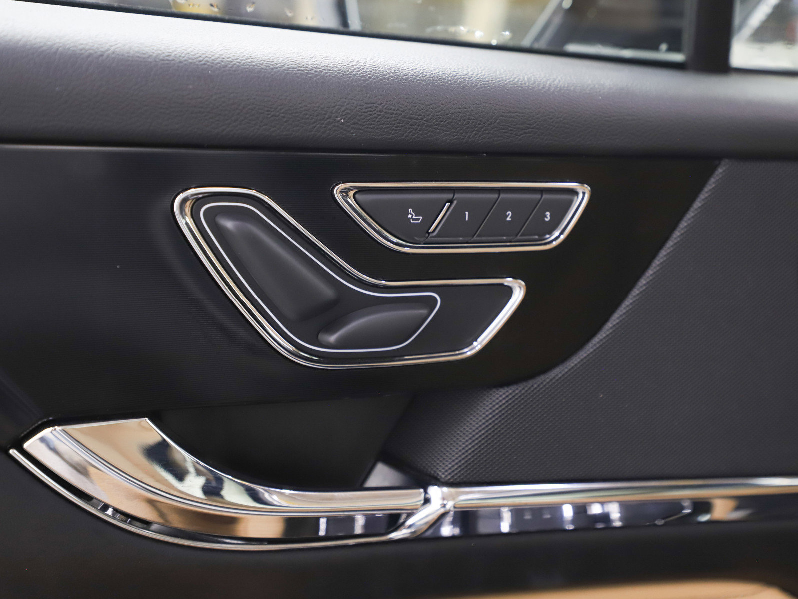 Used 2020 Lincoln Corsair Reserve image 20