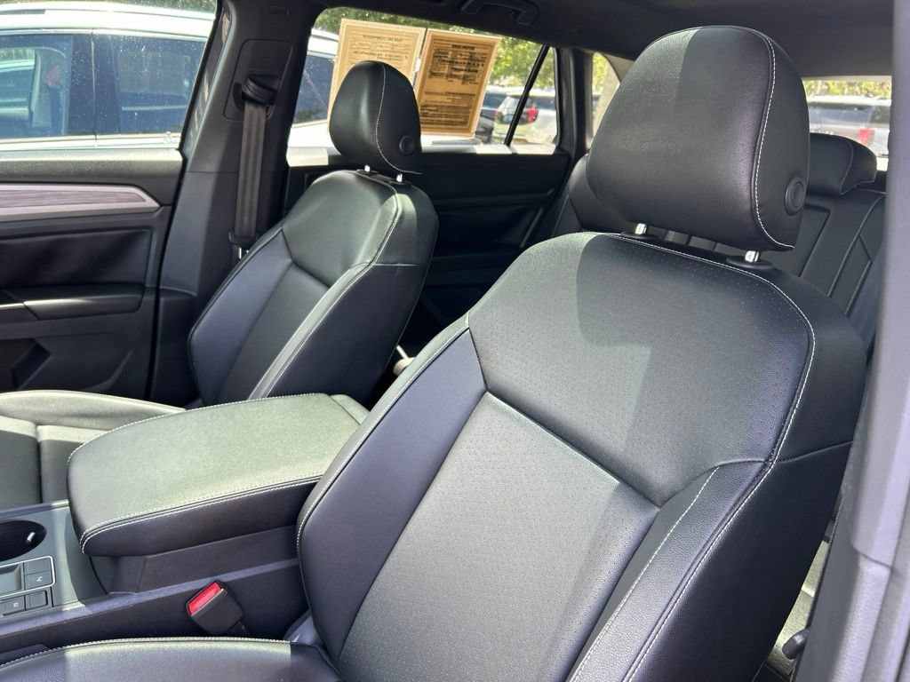 Used 2020 Volkswagen Atlas Cross Sport SE w/ Panoramic Sunroof Package FWD image 22