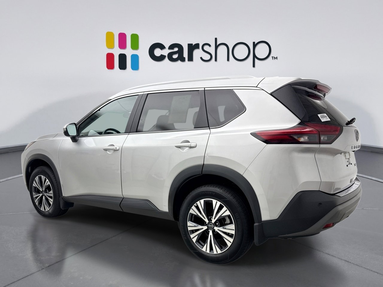 Used 2023 Nissan Rogue SV w/ SV Premium Package image 3